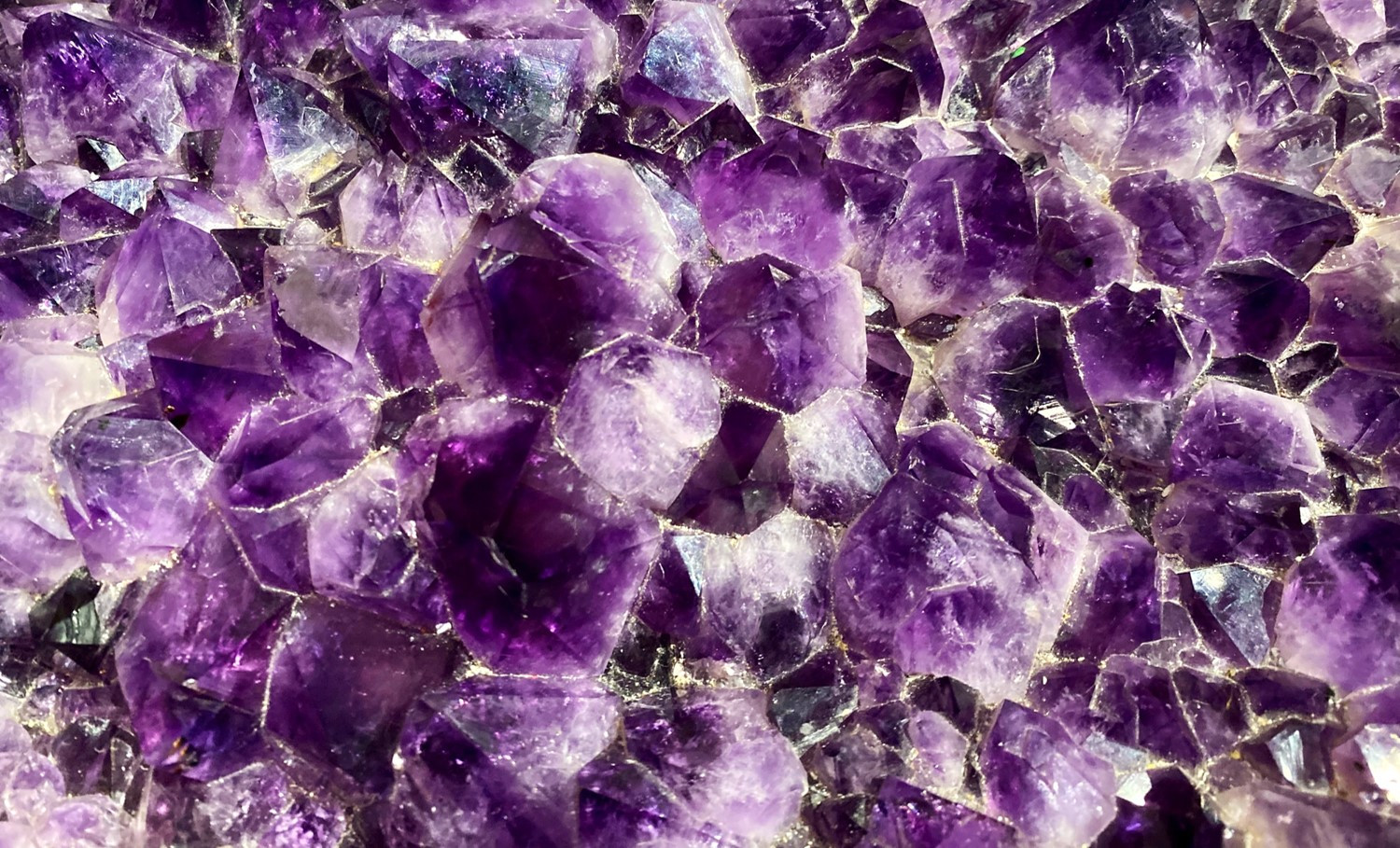 Les pierres naturelles violettes Pierres Energies